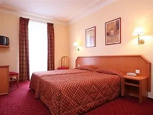 Du Pre Hotel Paryż