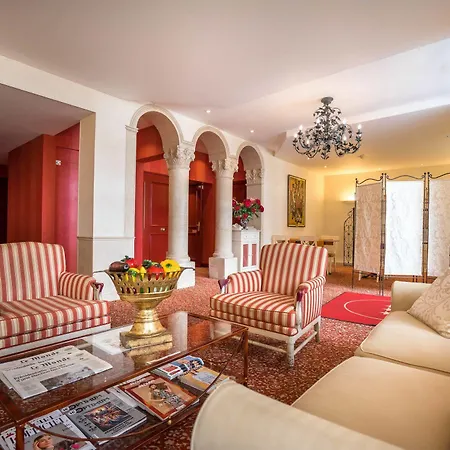Delambre Hotel