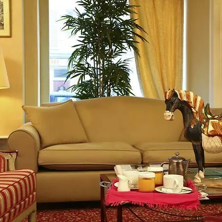 Delambre Hotel