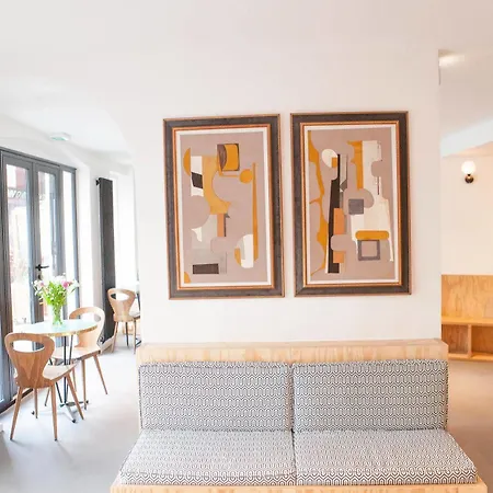 Hotel Montholon