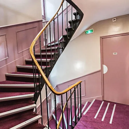 Hotel Modern 2*