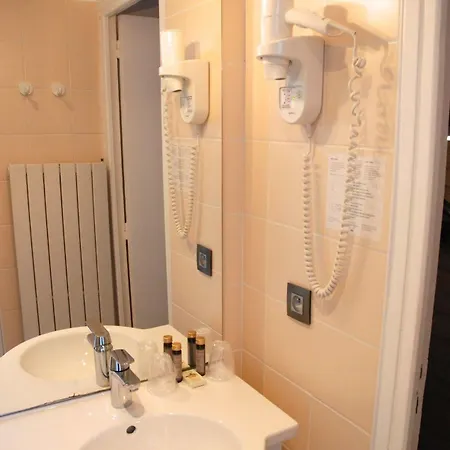 Des 3 Collèges Hotel 3*