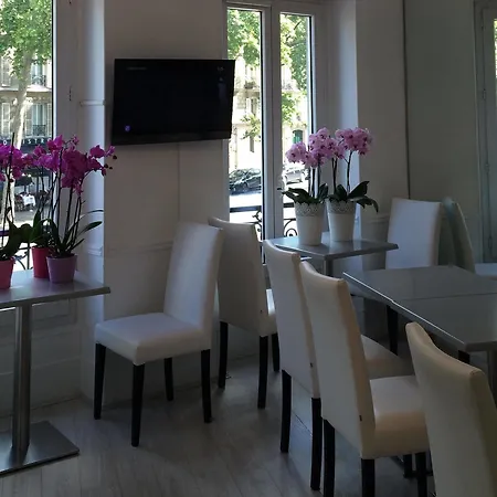 Avama Prony Hotel Paris
