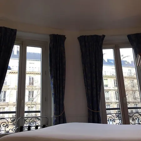 Hotel Avama Prony Paris