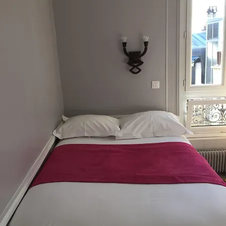 Avama Prony Hotel