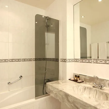 Hotel Du Pre 3*