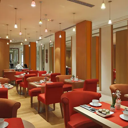 Westside Arc De Triomphe 4*