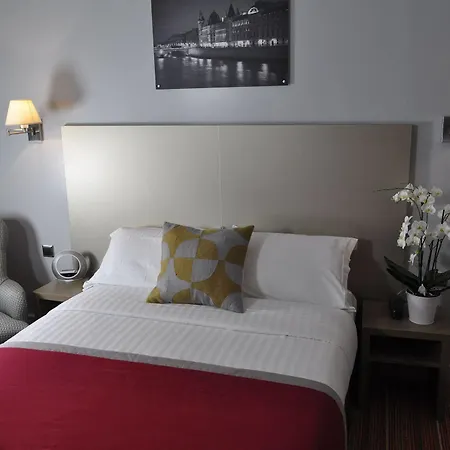 Des Ambassadeurs Hotel
