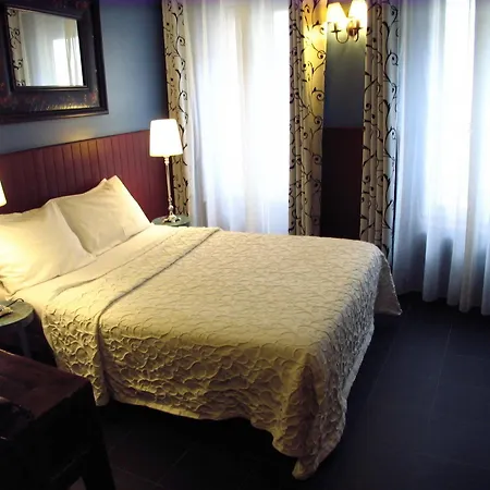 Monte-carlo Hotel Paříž