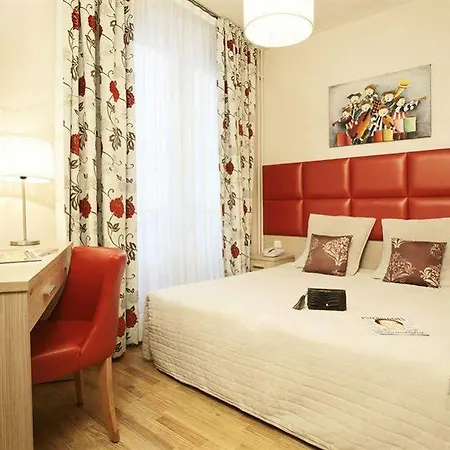 Riviera Hotel