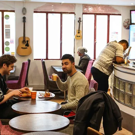 Le Village Montmartre By Hiphophostels Auberge de jeunesse *
