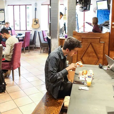 Le Village Montmartre By Hiphophostels Auberge de jeunesse Paris