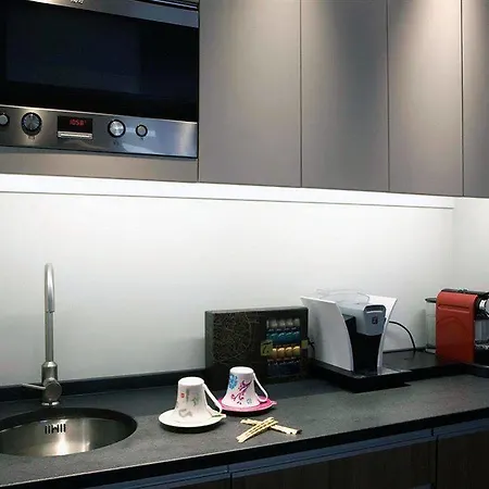 33 Marbeuf Aparthotel 4*