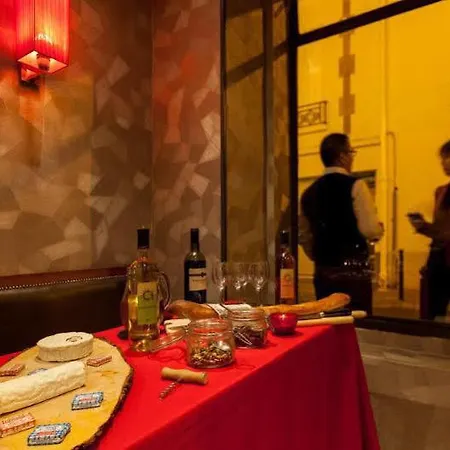 埃菲尔左岸酒店 酒店