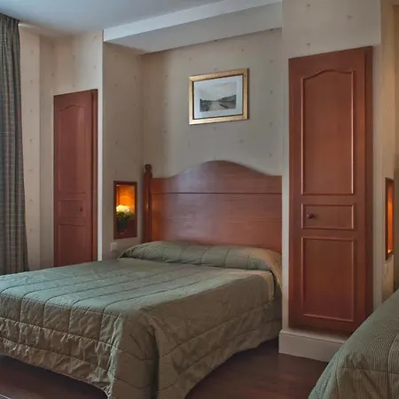 Central Hotel Paris Paříž