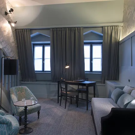 D'aubusson Hotel