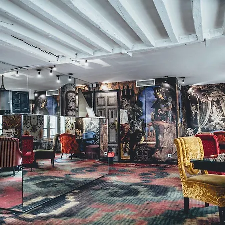Le Notre Dame Saint Michel Hotel 3*