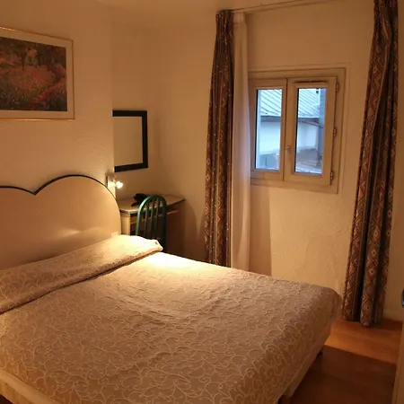 Royal Bastille Отель 2*