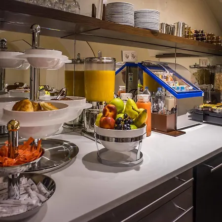 Art Batignolles Hotel 3*