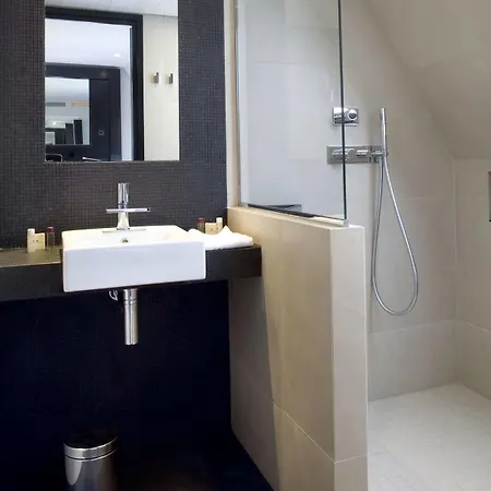 Hotel Marceau Champs-elysées Paris