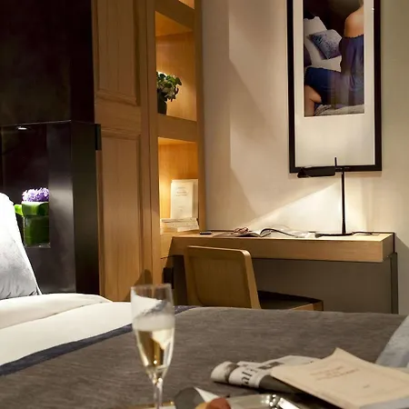 Hotel Marceau Champs-elysées