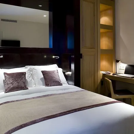 Marceau Champs-elysées Hotel 3*