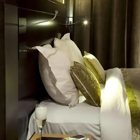 Marceau Champs-elysées Hotel 3*