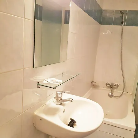 Отель Ibis Styles Gare De L'est Magenta Париж