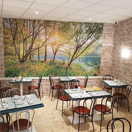 Ibis Styles Gare De L'est Magenta