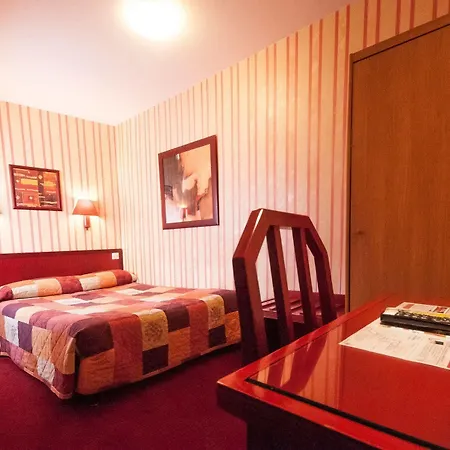 Hotel Maison Du Pré 2*