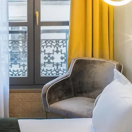 Handsome Hotel