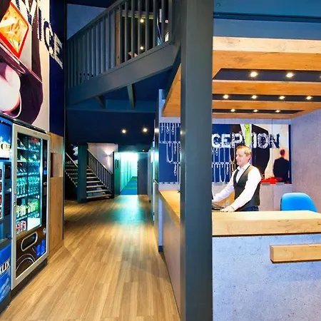 Hotel Ibis Budget La 19eme 2*