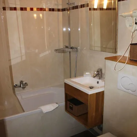 Hotel Metropolitain 3*