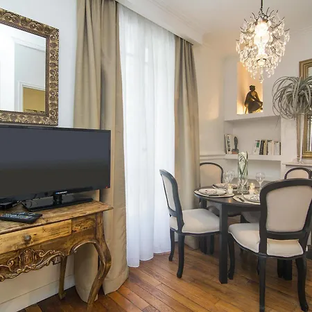 My Nest - Quartier Latin Zajazd 2*
