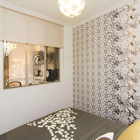 My Nest - Quartier Latin Zajazd Paryż