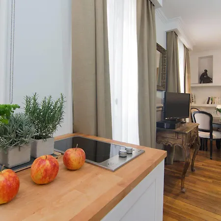 My Nest - Quartier Latin Zajazd 2*