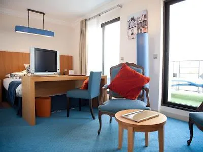 מלון Westside Arc De Triomphe 4*