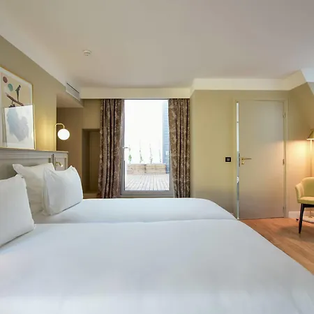 Le Pierre Hotel Paris