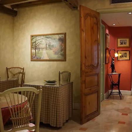 Le Relais Medicis Hotel Paris