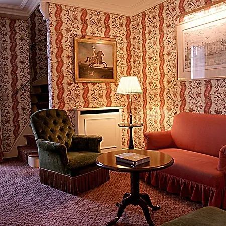 Victoria Palace Hotel 4*