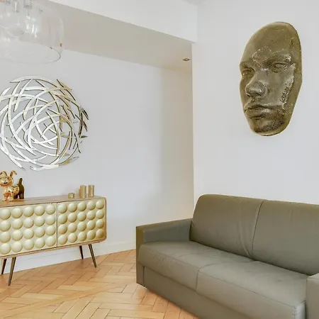 21a Marechal Foch Avenue Champs-elysees * Paris