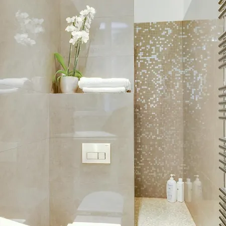 21a Marechal Foch Avenue Champs-elysees Paris