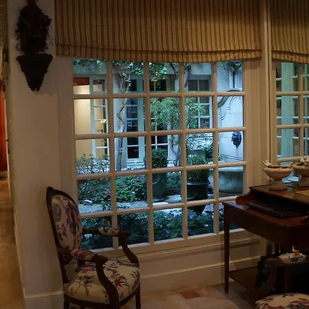 Hotel Le Relais Medicis 4*