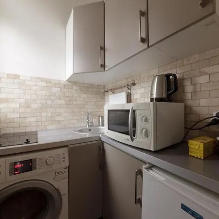 Private Studio - Avenue Des Champs-elysées Appartamento Parigi