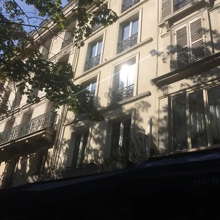 Daire Clair Et Lumineux Au Centre De