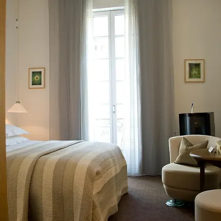 Pershing Hall Paris