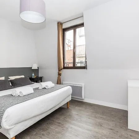 Sweet Apartment *