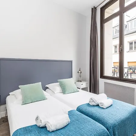 Apartment Sweet Paris