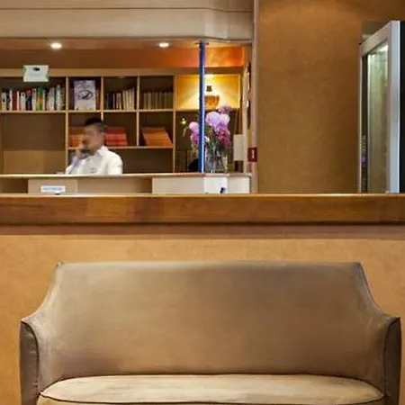 Hotel Ibis Styles Place D'italie - Butte Aux Cailles 3*