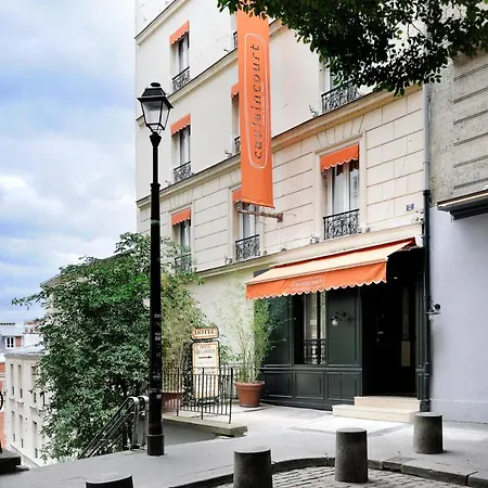 Caulaincourt Montmartre By Hiphophostels * Paris